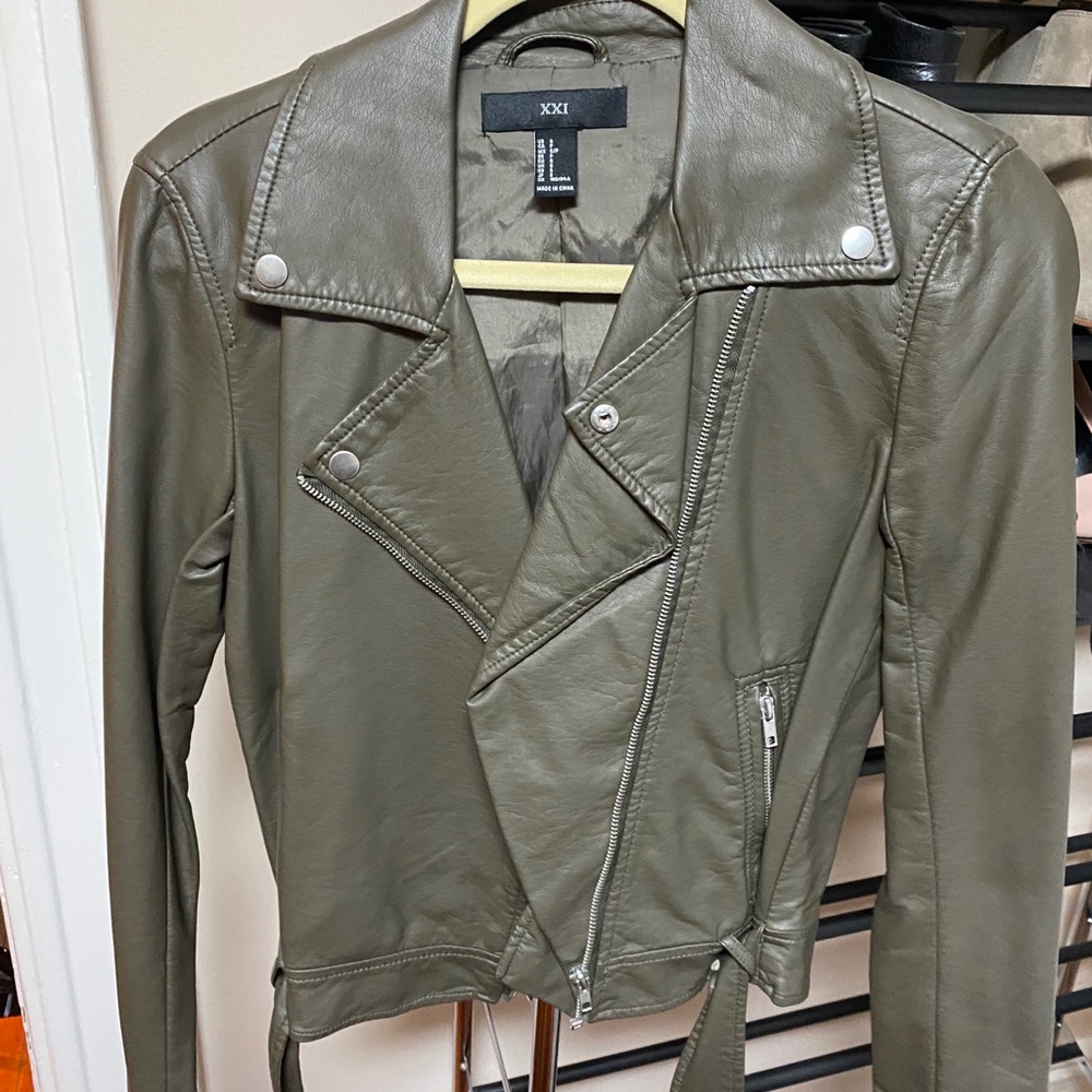 FOREVER 21 FAUX LEATHER FOREST GREEN JACKET